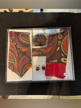 Menzo Paisley Tie, Pocket Square & Sock Set in Multicolor